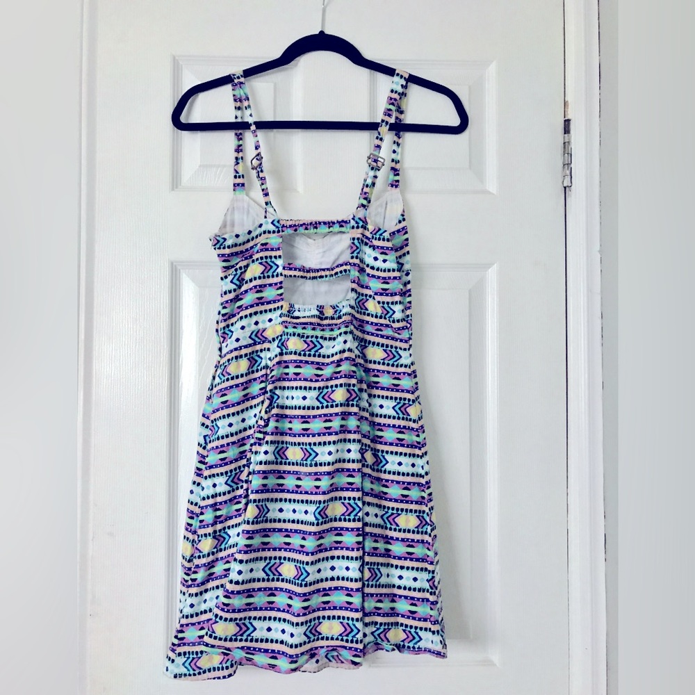 Patterned Backless Summer Dress - Picture 2 of 2
